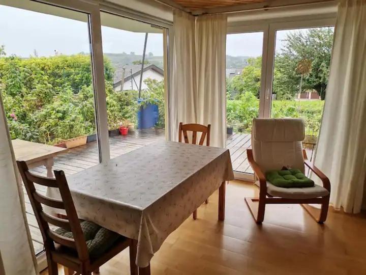 Schoene Ferienwohnung Mit Terrasse Malterdingen Luaran gambar